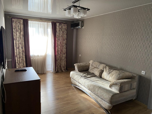 Продам двухкомнатную (2-комн.) квартиру, Кечкеметская ул, 96, Симферополь г