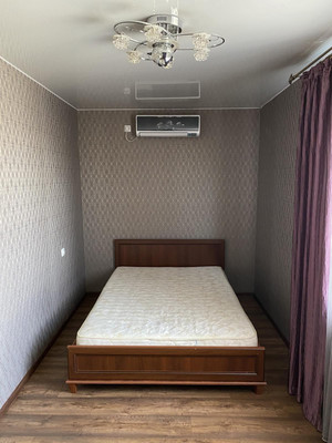 Продам двухкомнатную (2-комн.) квартиру, Кечкеметская ул, 96, Симферополь г