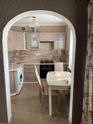 Продам двухкомнатную (2-комн.) квартиру, Кечкеметская ул, 96, Симферополь г