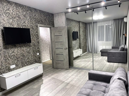 Продам однокомнатную (1-комн.) квартиру, Крымской весны ул, 5к4, Мирное с
