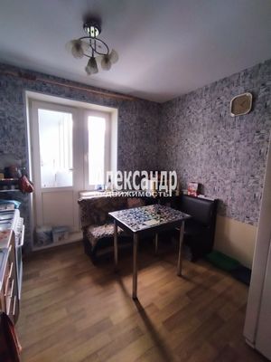 Продам двухкомнатную (2-комн.) квартиру, Пролетарская ул, 15, Волхов г