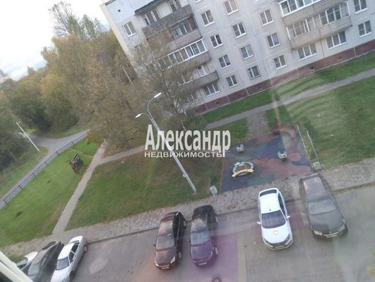 Продам двухкомнатную (2-комн.) квартиру, Пролетарская ул, 15, Волхов г