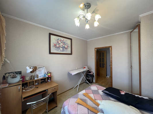 Продам трехкомнатную (3-комн.) квартиру, Лермонтова ул, 17, Симферополь г