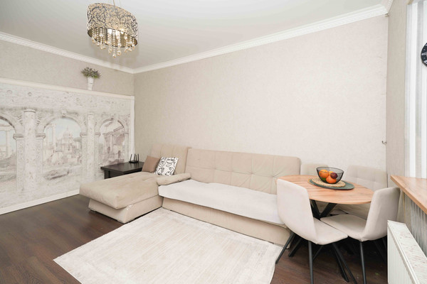 Продам трехкомнатную (3-комн.) квартиру, им. 70-летия Октября ул, 1/1, Краснодар г