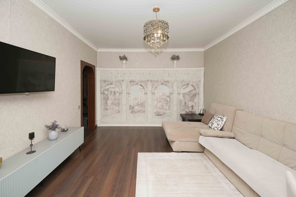 Продам трехкомнатную (3-комн.) квартиру, им. 70-летия Октября ул, 1/1, Краснодар г