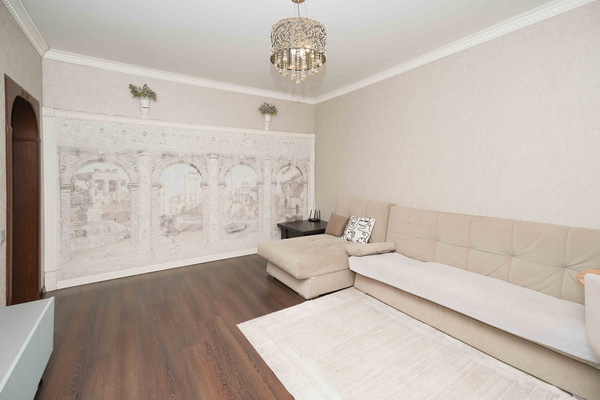 Продам трехкомнатную (3-комн.) квартиру, им. 70-летия Октября ул, 1/1, Краснодар г