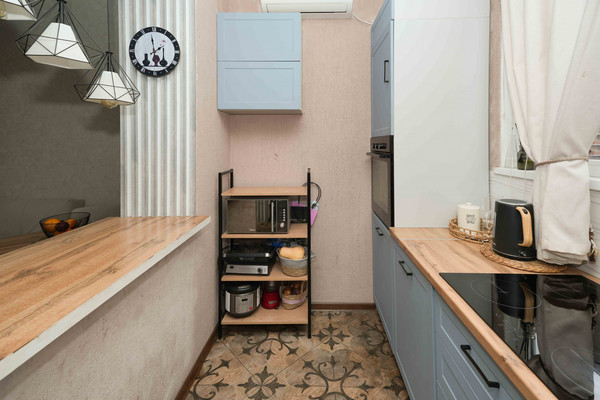 Продам трехкомнатную (3-комн.) квартиру, им. 70-летия Октября ул, 1/1, Краснодар г