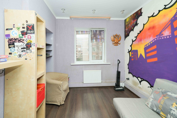 Продам трехкомнатную (3-комн.) квартиру, им. 70-летия Октября ул, 1/1, Краснодар г