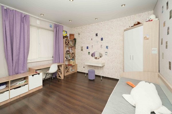 Продам трехкомнатную (3-комн.) квартиру, им. 70-летия Октября ул, 1/1, Краснодар г