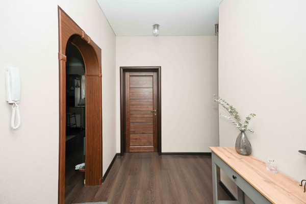 Продам трехкомнатную (3-комн.) квартиру, им. 70-летия Октября ул, 1/1, Краснодар г