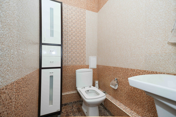 Продам трехкомнатную (3-комн.) квартиру, им. 70-летия Октября ул, 1/1, Краснодар г