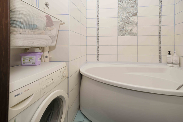 Продам трехкомнатную (3-комн.) квартиру, им. 70-летия Октября ул, 1/1, Краснодар г