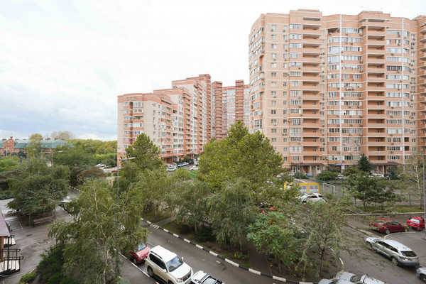 Продам трехкомнатную (3-комн.) квартиру, им. 70-летия Октября ул, 1/1, Краснодар г