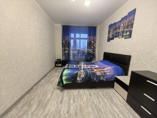 Продам трехкомнатную (3-комн.) квартиру, Дмитровская ул, 20, Базарово д