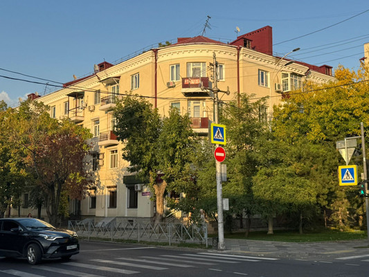 Продам двухкомнатную (2-комн.) квартиру, Рашпилевская ул, 42, Краснодар г
