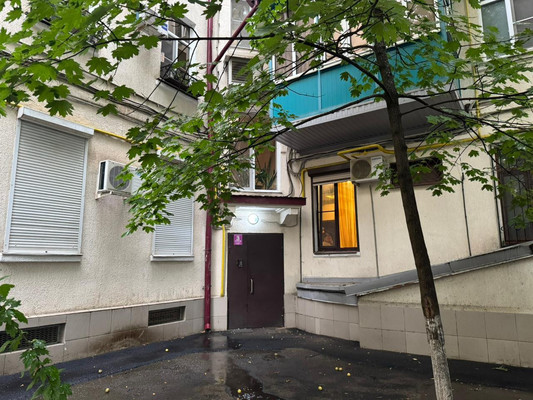 Продам двухкомнатную (2-комн.) квартиру, Рашпилевская ул, 42, Краснодар г