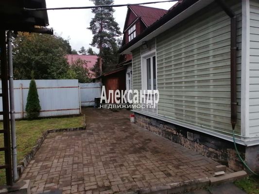 Продам часть дома в поселке город, Торговый пр-кт, 54, Всеволожск г, 10 км от города