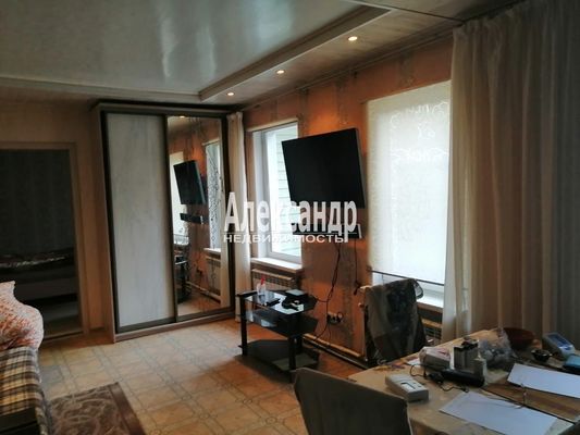 Продам часть дома в поселке город, Торговый пр-кт, 54, Всеволожск г, 10 км от города