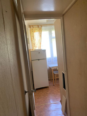 Продам трехкомнатную (3-комн.) квартиру, Павловская ул, 54, Колпино г