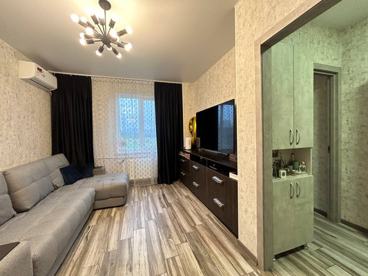 Продам однокомнатную (1-комн.) квартиру, Балаклавская ул, 73б, Симферополь г