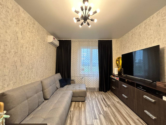 Продам однокомнатную (1-комн.) квартиру, Балаклавская ул, 73б, Симферополь г