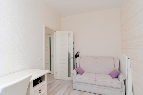 Продам двухкомнатную (2-комн.) квартиру, Ковыльная ул, 94, Симферополь г