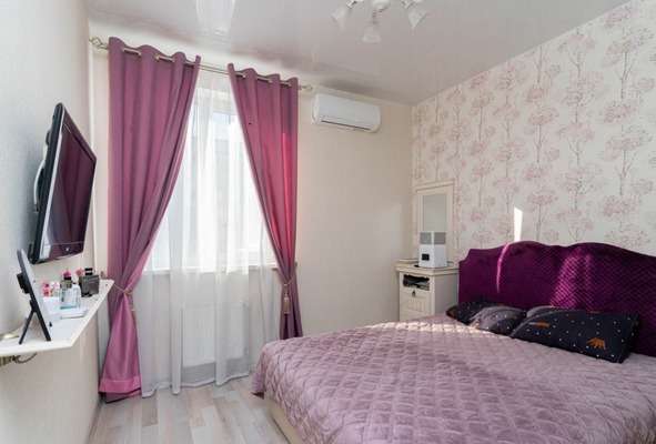 Продам двухкомнатную (2-комн.) квартиру, Ковыльная ул, 94, Симферополь г