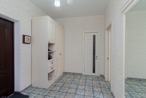 Продам двухкомнатную (2-комн.) квартиру, Ковыльная ул, 94, Симферополь г