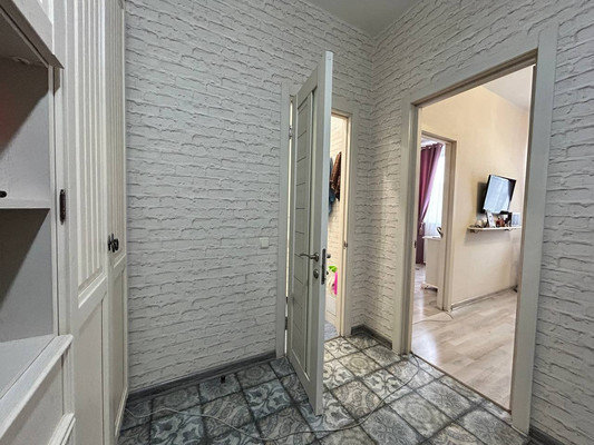 Продам двухкомнатную (2-комн.) квартиру, Ковыльная ул, 94, Симферополь г