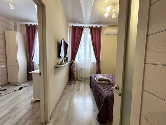 Продам двухкомнатную (2-комн.) квартиру, Ковыльная ул, 94, Симферополь г