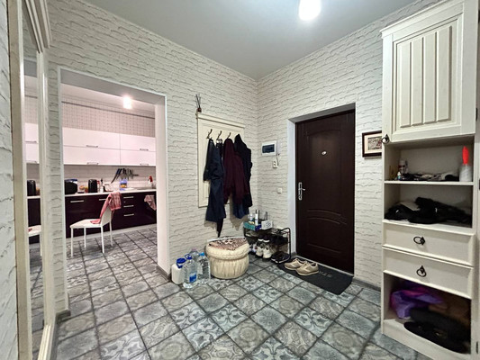 Продам двухкомнатную (2-комн.) квартиру, Ковыльная ул, 94, Симферополь г