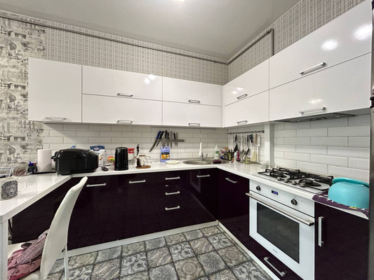 Продам двухкомнатную (2-комн.) квартиру, Ковыльная ул, 94, Симферополь г