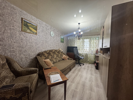 Продам двухкомнатную (2-комн.) квартиру, Севастопольская ул, 5, Новофедоровка пгт