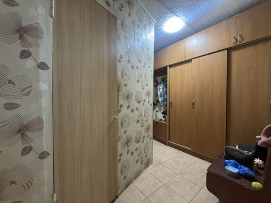 Продам двухкомнатную (2-комн.) квартиру, Севастопольская ул, 5, Новофедоровка пгт