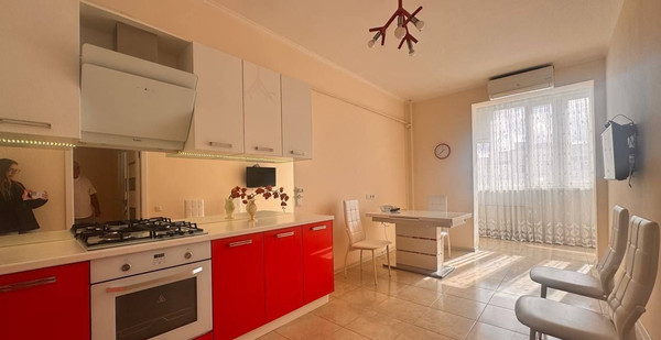 Продам однокомнатную (1-комн.) квартиру, Ковыльная ул, 94, Симферополь г