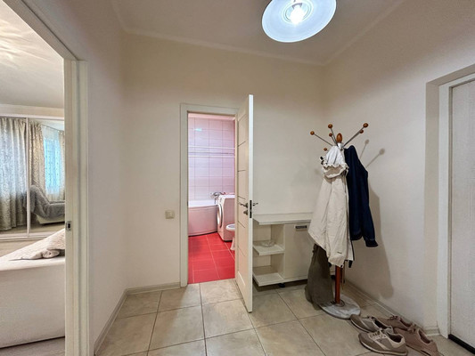 Продам однокомнатную (1-комн.) квартиру, Ковыльная ул, 94, Симферополь г