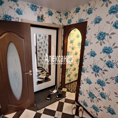 Продам однокомнатную (1-комн.) квартиру, Школьная ул, 11к1, Бугры п