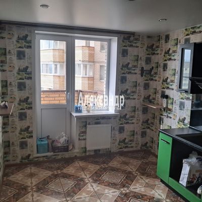 Продам однокомнатную (1-комн.) квартиру, Школьная ул, 11к1, Бугры п