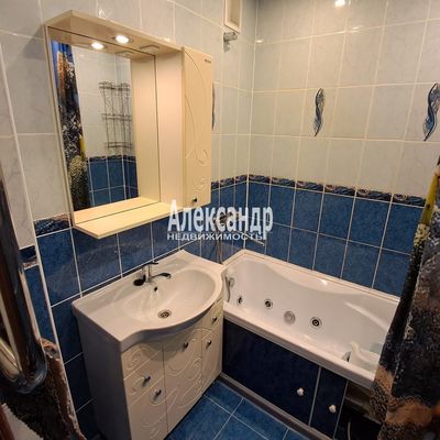 Продам однокомнатную (1-комн.) квартиру, Школьная ул, 11к1, Бугры п