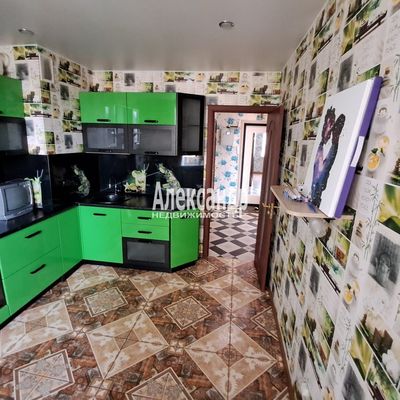 Продам однокомнатную (1-комн.) квартиру, Школьная ул, 11к1, Бугры п