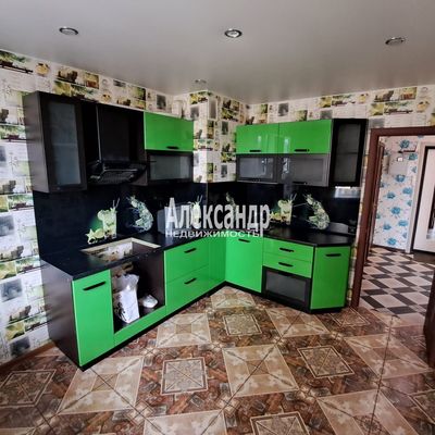 Продам однокомнатную (1-комн.) квартиру, Школьная ул, 11к1, Бугры п