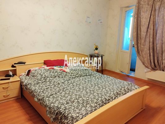 Продам однокомнатную (1-комн.) квартиру, Гагарина ул, 27, Выборг г