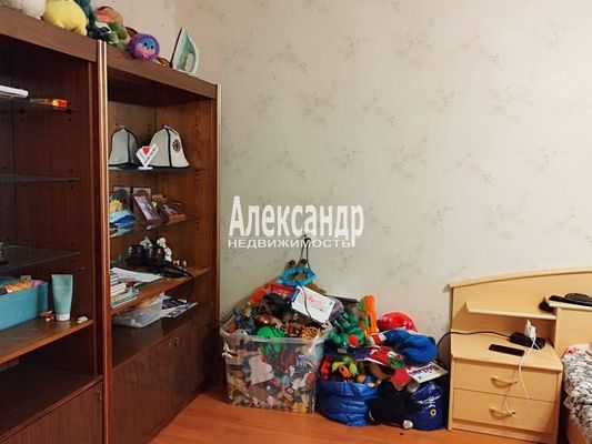 Продам однокомнатную (1-комн.) квартиру, Гагарина ул, 27, Выборг г