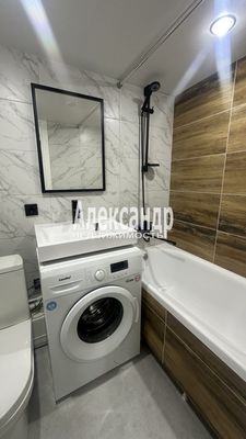 Продам комнату в 3-комн. квартире, Садовая ул, 59, Санкт-Петербург г