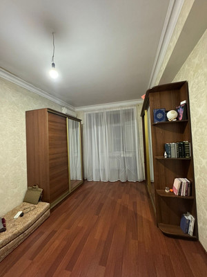 Продам двухкомнатную (2-комн.) квартиру, Свердлова ул, 8, Махачкала г