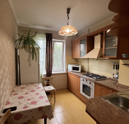 Продам двухкомнатную (2-комн.) квартиру, Бела Куна ул, 19, Симферополь г