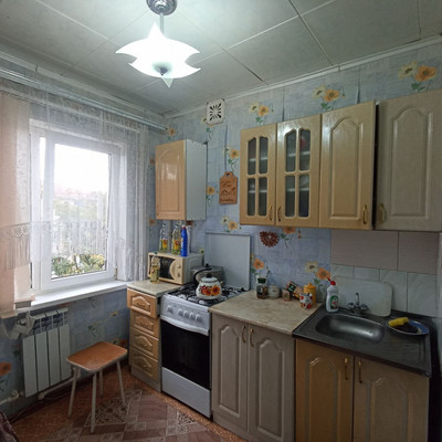Продам двухкомнатную (2-комн.) квартиру, Железнодорожная ул, 162, Майкоп г