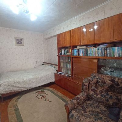 Продам двухкомнатную (2-комн.) квартиру, Железнодорожная ул, 162, Майкоп г