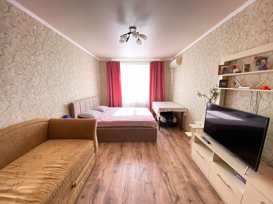 Продам двухкомнатную (2-комн.) квартиру, Балаклавская ул, 109, Симферополь г