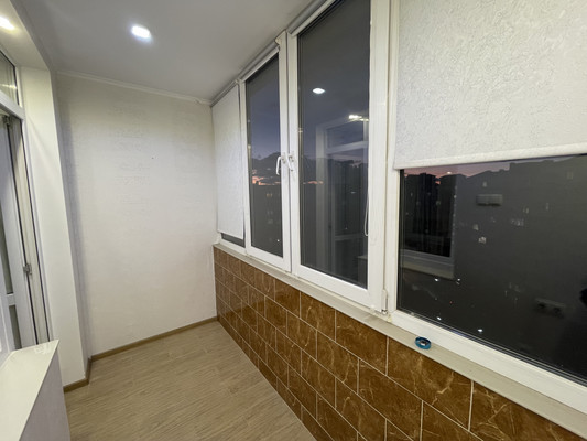 Продам трехкомнатную (3-комн.) квартиру, Камская ул, 37, Симферополь г